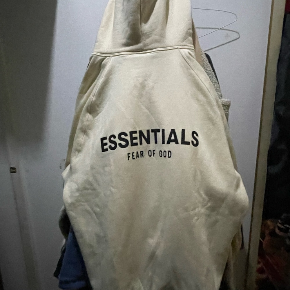 Essential hoodie buttercream